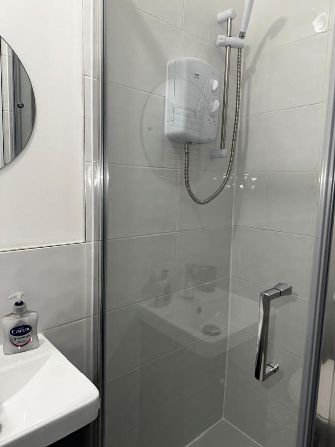 Stylish Town House - Modern Double - 2 Guest house *